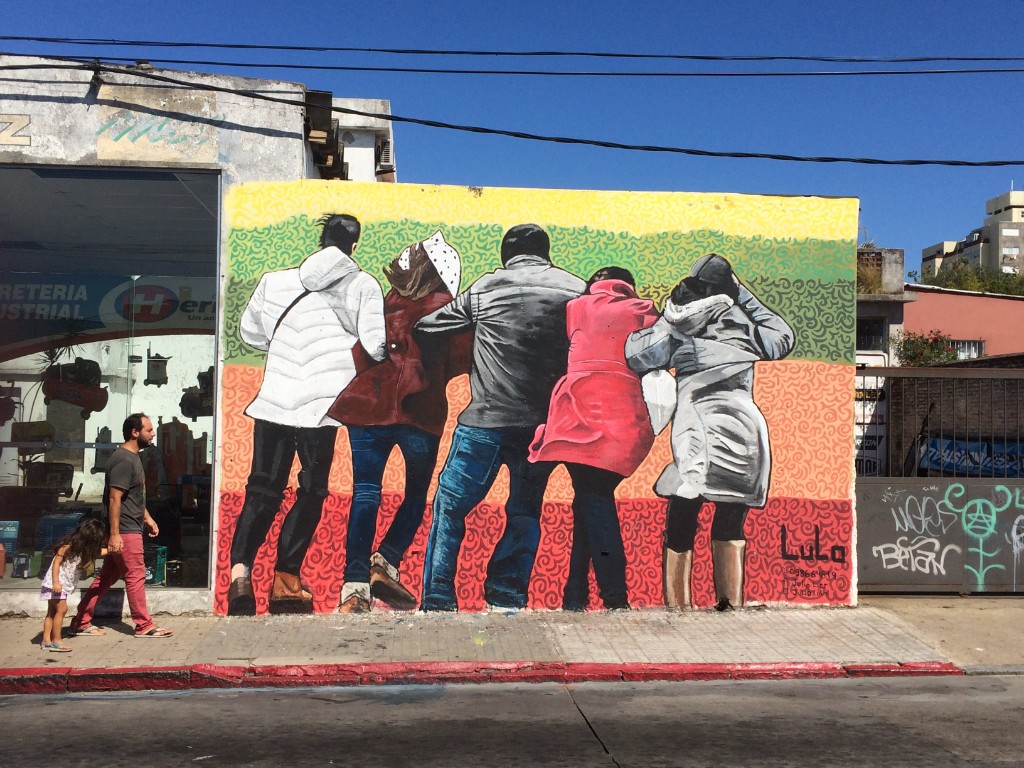 Apoyo mutuo — mural by Lulo, Maldonado, Uruguay